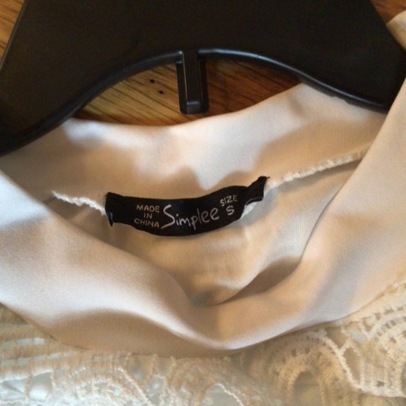 HP💝Simplee Crochet lined white Lace l/s blouse sm - Picture 6 of 8